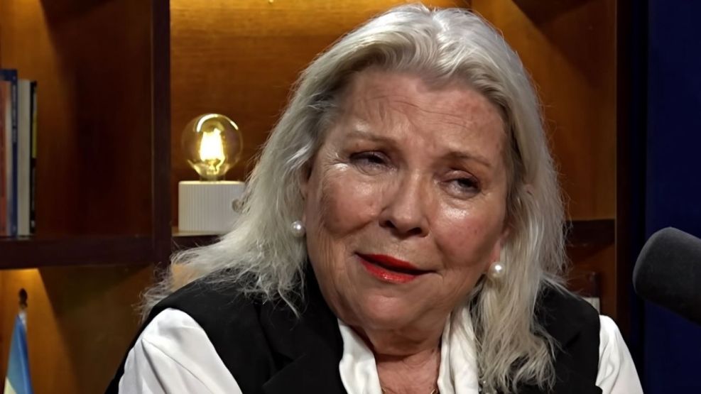 Elisa Carrió apuntó contra Manuel Adorni, cuestionó a Javier Milei y criticó la vestimenta de su hermana Karina