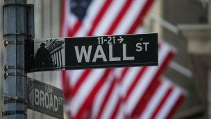 Traders At The NYSE As S&P Futures Rise As EU-US Deal Eases Trade Fears