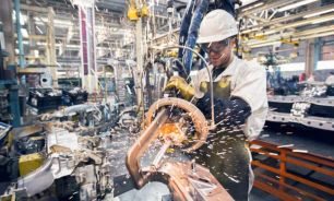 Crisis en la industria: casi 5 de cada 10 insumos son más caros en Argentina.