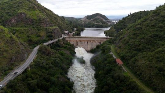 Cinco diques de Córdoba superan su nivel de vertedero tras las lluvias