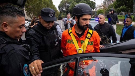 Tensión en el Congreso: Siete detenidos en una protesta de Greenpeace contra la reforma de la Ley de Glaciares