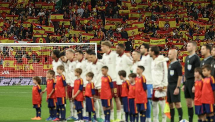 Polémica por cánticos en España vs Egipto