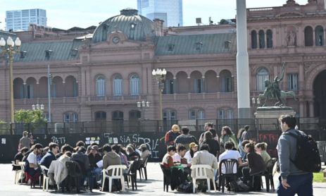 Docentes de la UBA trasladan sus aulas a Plaza de Mayo 20260409