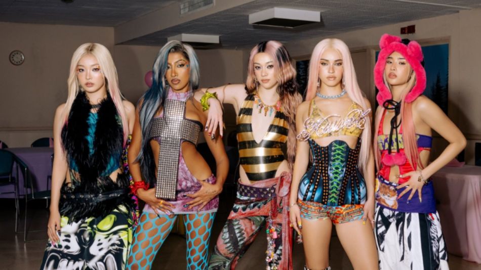 KATSEYE Lanza PINKY UP Sin Manon En La Previa De Su Debut En KATSEYE Lanza PINKY UP Sin Manon En La Previa De Su Debut En