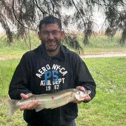 Uno de los grandes atributos de este espejo es su excelente ubicación geográfica, que lo convierte en una opción viable para pescadores de distintas provincias. 