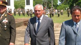 Exministro de Defensa advirtió sobre la IA: “A partir de su desarrollo, las pequeñas potencias le harán frente a las grandes”