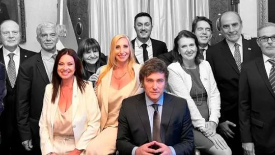 Gabinete raleado: la foto que muestra cómo se desintegró "el mejor equipo de la historia"