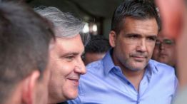 Torres junto a Llaryora