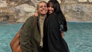 Denise Dumas y su hija mayor