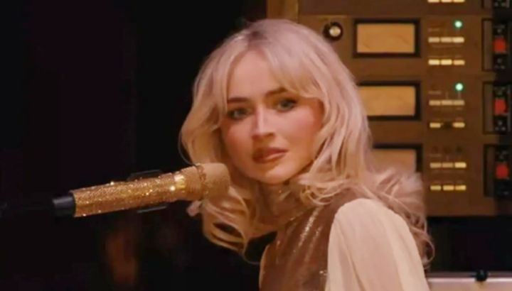 Sabrina Carpenter en Coachella 2026: vibrante show, polémica con una fan y pedido de disculpas