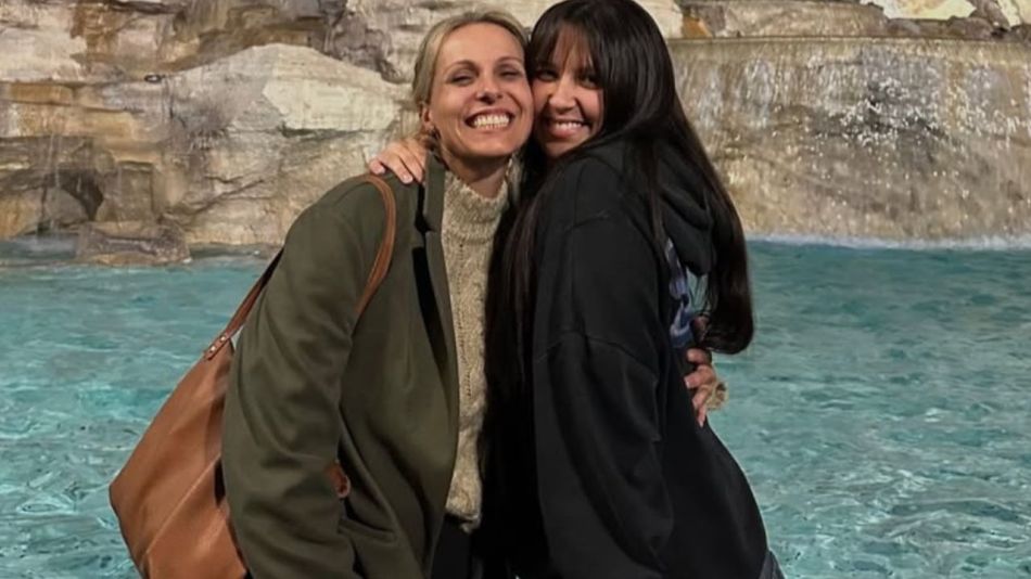 Denise Dumas y su hija mayor