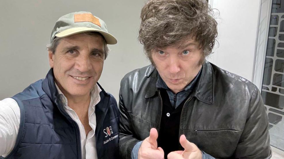 120426_luis_toto_caputo_milei_x_g