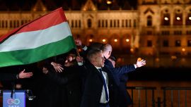 Orbán, afuera: Hungría desplazó al arquitecto del eje conservador global que inspira a Milei y Trump