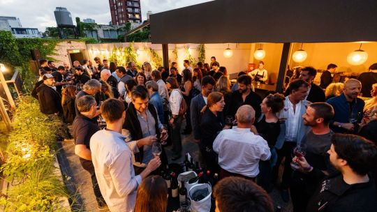 Palermo brinda al atardecer: la experiencia que reúne más de 100 malbec en una noche única