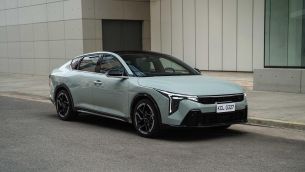 Kia ya vende el K4 en la Argentina, el sucesor del Cerato