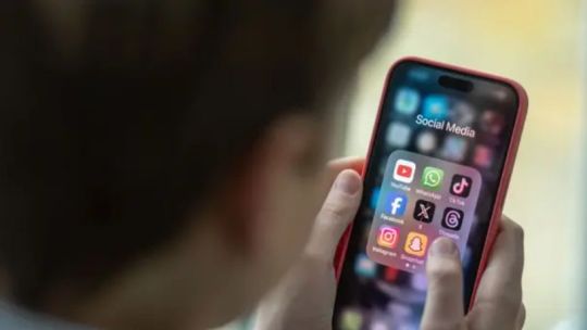 ¿Pueden demandar a las redes sociales en Argentina? Lo que habilita la ley y lo que todavía falta