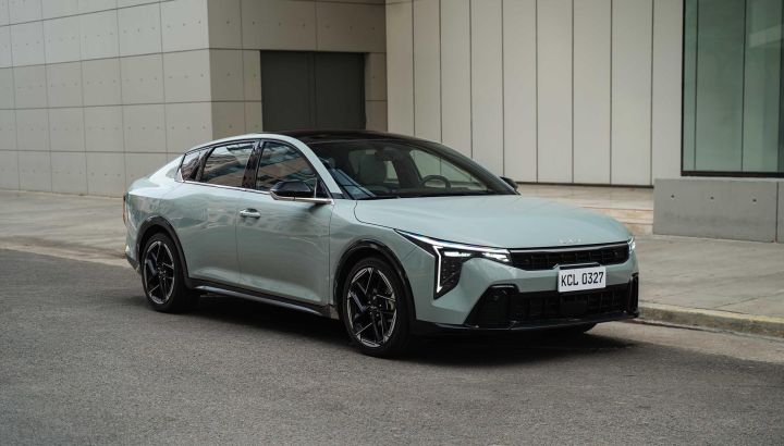 Kia ya vende el K4 en la Argentina, el sucesor del Cerato