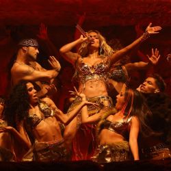 La cantante colombiana Karol G actúa en el escenario de Coachella durante el Festival de Música y Artes de Coachella Valley 2026 en Indio, California. | Foto:VALERIE MACON / AFP