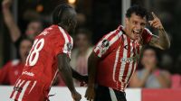 Tiago Farías celebra su gol en Estudiantes de La Plata