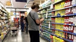 Comprar en cuotas para comer: crece el endeudamiento y la morosidad