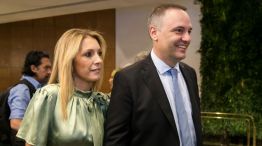 El jefe de Gabinete, Manuel Adorni, y su esposa, Julieta Bettina Angeletti