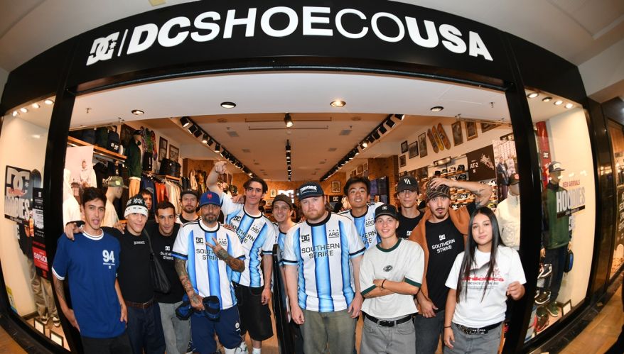 El Team DC en pleno, con los argentinos y los internacionales, en la firma de autógrafos en Unicenter