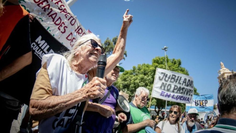 “Nos están dejando morir”: jubilados convocan a conferencia en el PAMI Central y denuncian ajuste brutal