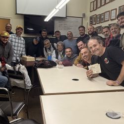 El objetivo no es solo enseñar a pescar, sino también transmitir la mística del fly fishing, incorporando conceptos clave como la conservación del ambiente, el respeto por las especies y la correcta interpretación de los ecosistemas acuáticos.