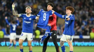 Valentín Barco con una camiseta de Panichelli en la clasificación de Estrasburgo