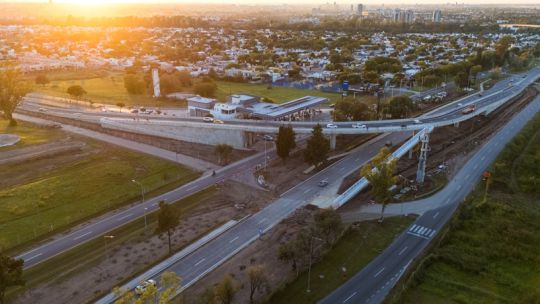 Llaryora y Passerini capitalizan la inauguración del altonivel de Valle Escondido