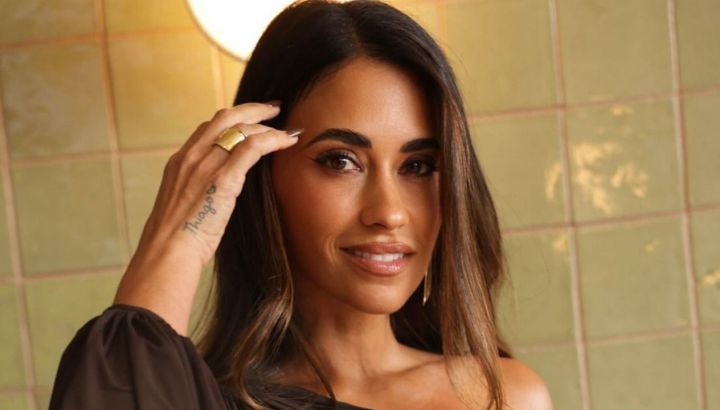 Adiós a los vestidos: Antonela Roccuzzo impuso el pantalón sastrero en el cóctel más top de Nueva York