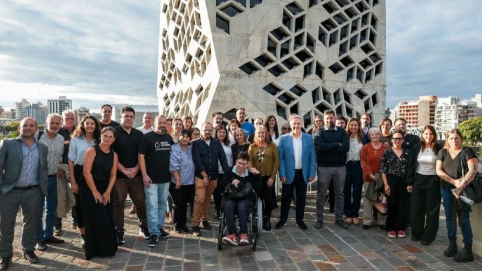 16-04-2026 Llaryora refuerzo instituciones discapacidad