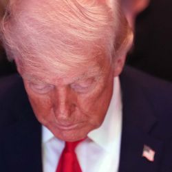 El presidente de Estados Unidos, Donald Trump, asiste al evento UFC 327: Jiri Prochazka vs. Carlos Ulberg en el Kaseya Center de Miami. | Foto:Julia Demaree Nikhinson / POOL / AFP