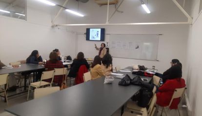 DISEÑO DE MODA Y ASESORAMIENTO DE LA IMAGEN DE LA FIGURA FEMENINA