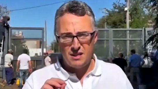 Villa Allende ya instaló el primer portón para cerrar calles durante la noche