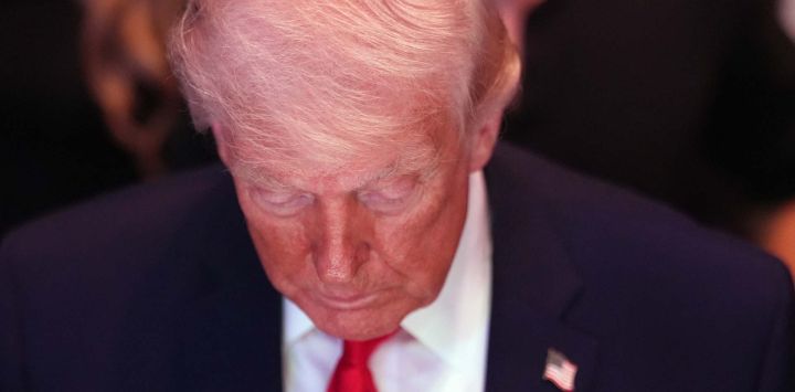 El presidente de Estados Unidos, Donald Trump, asiste al evento UFC 327: Jiri Prochazka vs. Carlos Ulberg en el Kaseya Center de Miami.