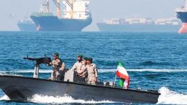 Petróleo rebota hasta 5% y las bolsas retroceden por el riesgo de ruptura del alto el fuego en Medio Oriente