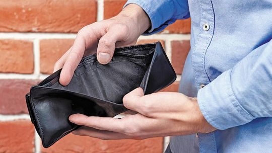 Derrumbe de la clase media: más del 50% de los argentinos pertenece a la clase baja, con un salario promedio de $1 millón