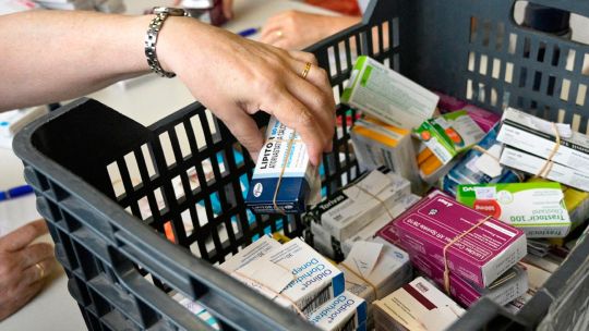 Medicamentos en kioscos y supermercados: farmacéuticos alertan que la desregulación "pone en riesgo la salud pública"