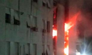 Incendio en el edificio Libertad, sede de la Armada Argentina 19042026