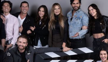 "Sin senos sí hay paraíso"