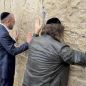 Milei llegó a Israel y su primera actividad fue la visita al Muro de los Lamentos en Jerusalén