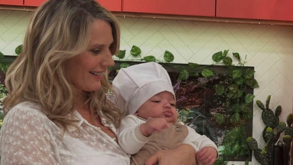 Rocío Marengo junto a su hijo Isidro