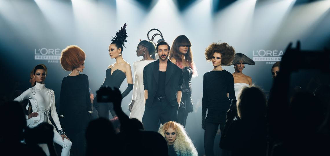 French Blending: la técnica parisina que convierte las canas en el accesorio de moda más sofisticado