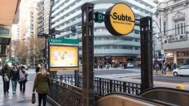 Cómo viajar más barato en subte: las opciones de reintegro con código QR y tecnología NFC