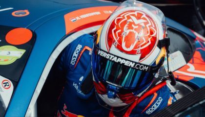 Max Verstappen en la NLS