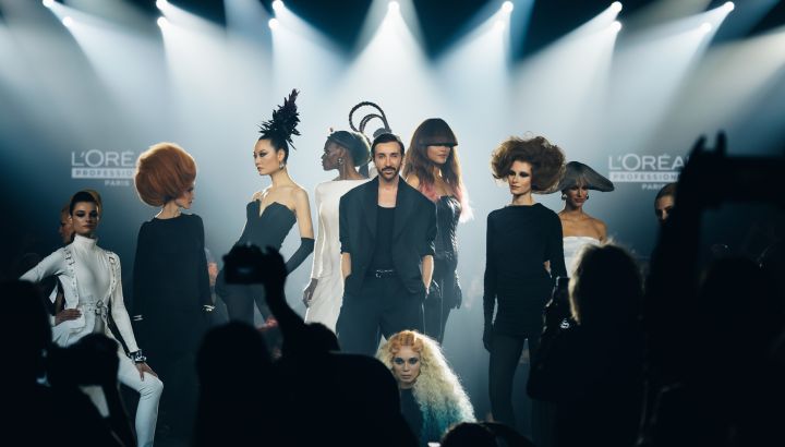 French Blending: la técnica parisina que convierte las canas en el accesorio de moda más sofisticado