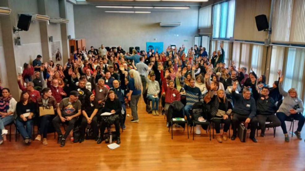 La UEPC aceptó la cuarta propuesta salarial 