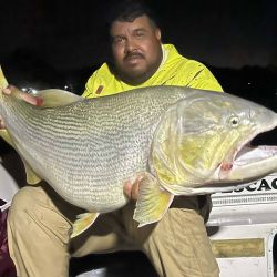 La pesca con devolución no solo garantiza la conservación de la especie, sino que también permite sostener la calidad de los pesqueros a largo plazo.