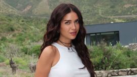 Ni sastrero, ni cargo: los pantalones efecto cuero de Zaira Nara que son tendencia